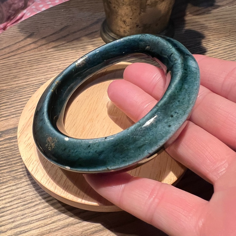 Elegant Green Ceramic Bracelet note minor chips hard to see when its on wrist - Picture 11 of 12